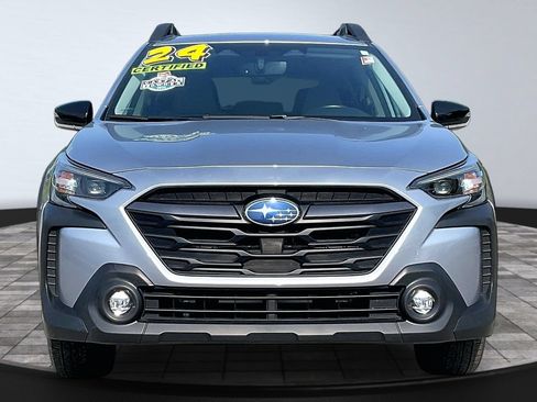 Certified 2024 Subaru Outback Premium AWD/4WD image 3