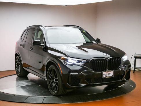 Used 2022 BMW X5 sDrive40i w/ M Sport Package RWD image 3
