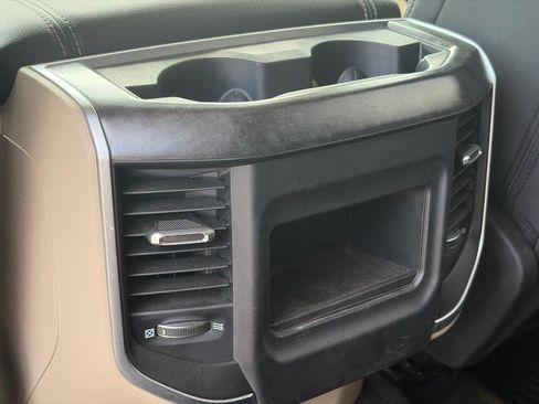 Used 2019 RAM 1500 Big Horn AWD/4WD image 10