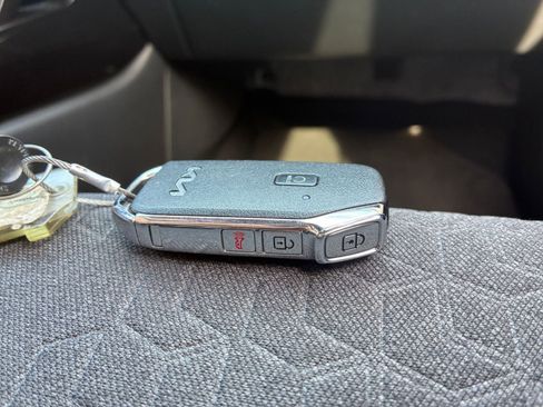 Used 2025 Kia Seltos S FWD image 23