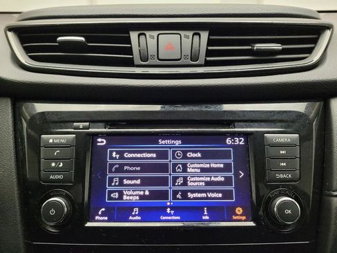 Used 2020 Nissan Rogue S image 25