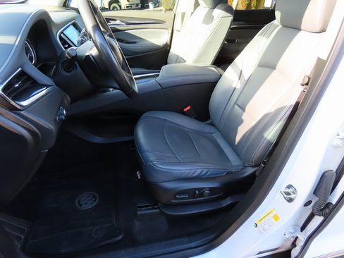 Used 2020 Buick Enclave Essence w/ Sport Touring Edition image 40