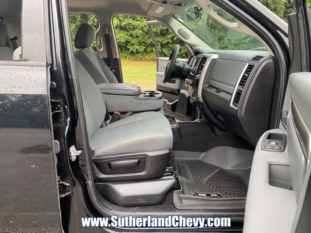 Used 2020 RAM 1500 Classic SLT AWD/4WD image 21