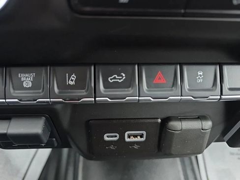 Used 2025 GMC Sierra 2500 Pro w/ Convenience Package image 29