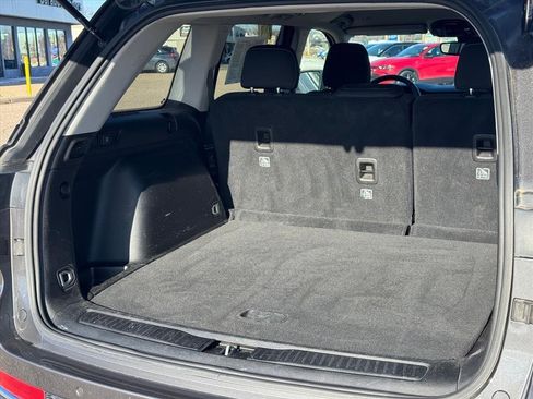 Used 2024 Jeep Grand Cherokee Laredo image 5