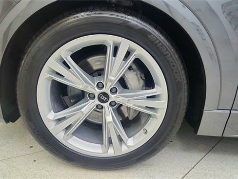 Used 2023 Audi Q8 Prestige w/ Prestige Package image 63