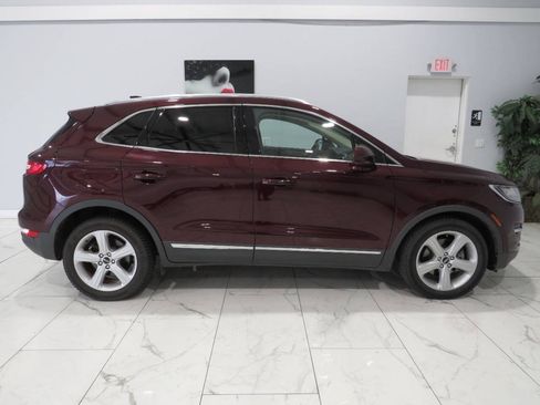 Used 2018 Lincoln MKC Premiere FWD image 2