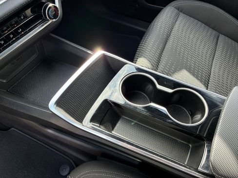 Used 2025 Chevrolet Equinox LT image 36