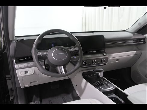 Certified 2024 Hyundai Kona SE FWD image 6