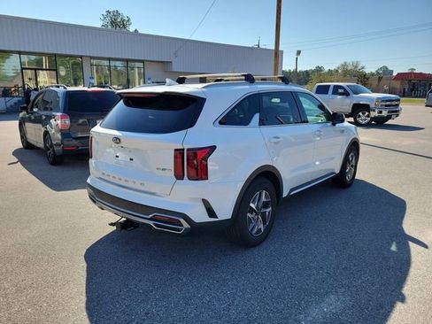 Used 2021 Kia Sorento EX FWD image 2