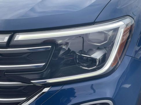 Certified 2025 Volkswagen Atlas SE w/ Panoramic Sunroof Package image 4