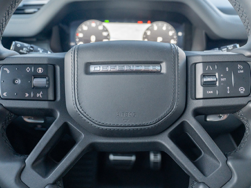 Used 2026 Land Rover Defender 110 V8 AWD/4WD image 15
