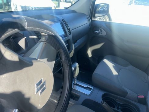 Used 2012 Suzuki Equator 2WD Extended Cab image 3