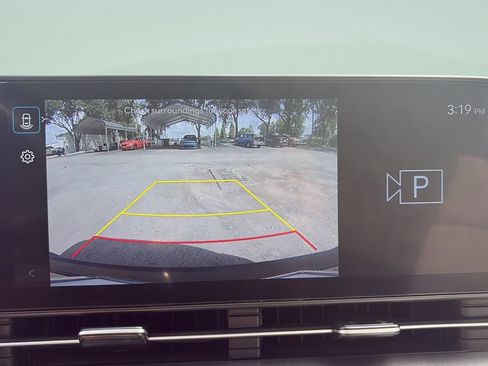 Used 2025 Hyundai Kona SEL AWD/4WD image 17