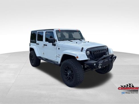 Used 2018 Jeep Wrangler Unlimited Sahara w/ Connectivity Group AWD/4WD image 7