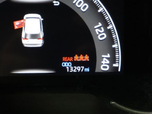 Used 2025 Toyota RAV4 LE image 39