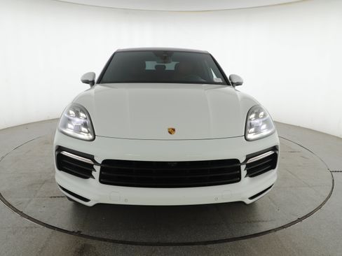 Used 2021 Porsche Cayenne Coupe AWD/4WD image 2