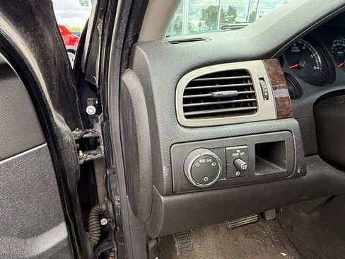 Used 2013 GMC Yukon XL Denali image 14