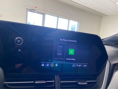 Used 2024 Chevrolet Trax RS w/ Sunroof Package image 23