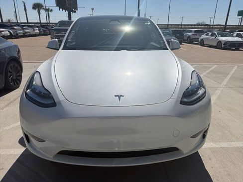 Used 2023 Tesla Model Y Long Range image 2