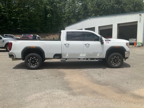 Used 2023 GMC Sierra 3500 SLT w/ SLT Premium Package AWD/4WD image 4
