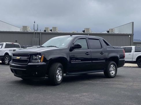 Used 2009 Chevrolet Avalanche LT w/ Convenience Package #1 image 8