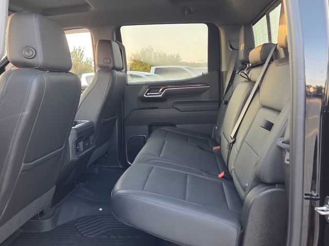 Used 2025 Chevrolet Silverado 1500 RST AWD/4WD image 6