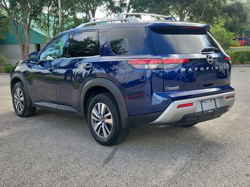 Certified 2025 Nissan Pathfinder SL FWD image 7