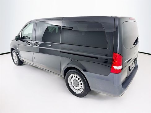 Used 2018 Mercedes-Benz Metris Passenger image 6