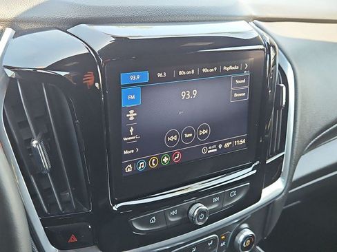 Used 2023 Chevrolet Traverse LT FWD image 13