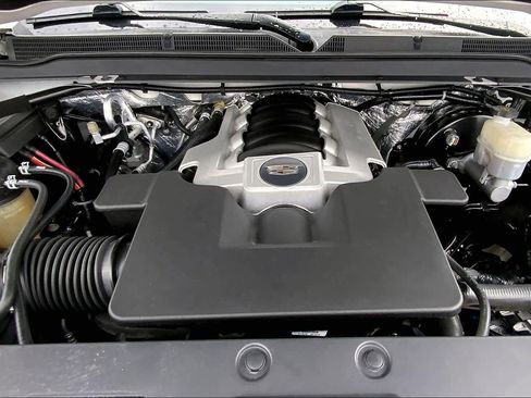 Used 2018 Cadillac Escalade ESV Luxury image 32