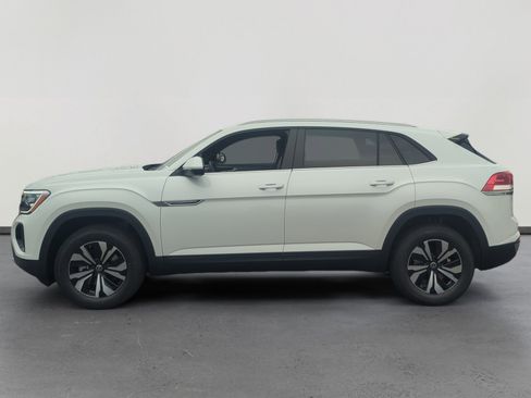 New 2026 Volkswagen Atlas Cross Sport SE image 2