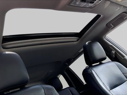 Used 2019 Toyota Highlander XLE AWD/4WD image 26