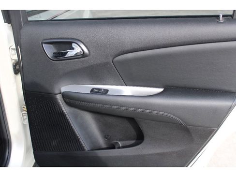 Used 2017 Dodge Journey SXT w/ Blacktop Package image 22