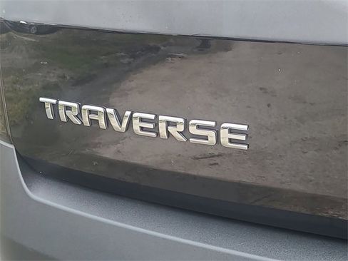 Used 2021 Chevrolet Traverse LS image 31