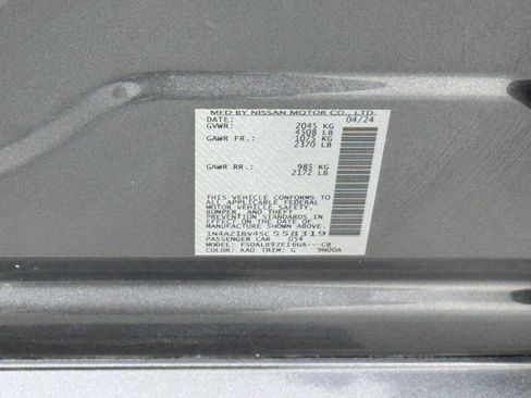 Used 2025 Nissan Leaf S image 37