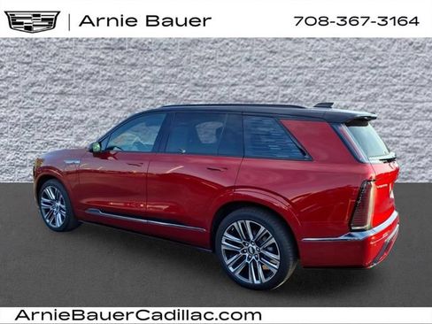 Used 2026 Cadillac Vistiq Platinum w/ LPO, Floor Liner Package AWD/4WD image 8