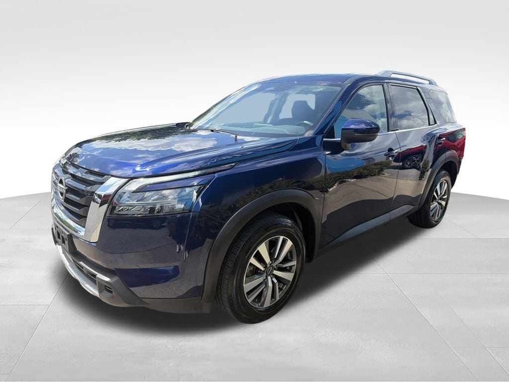 Used 2025 Nissan Pathfinder SL AWD/4WD image 5