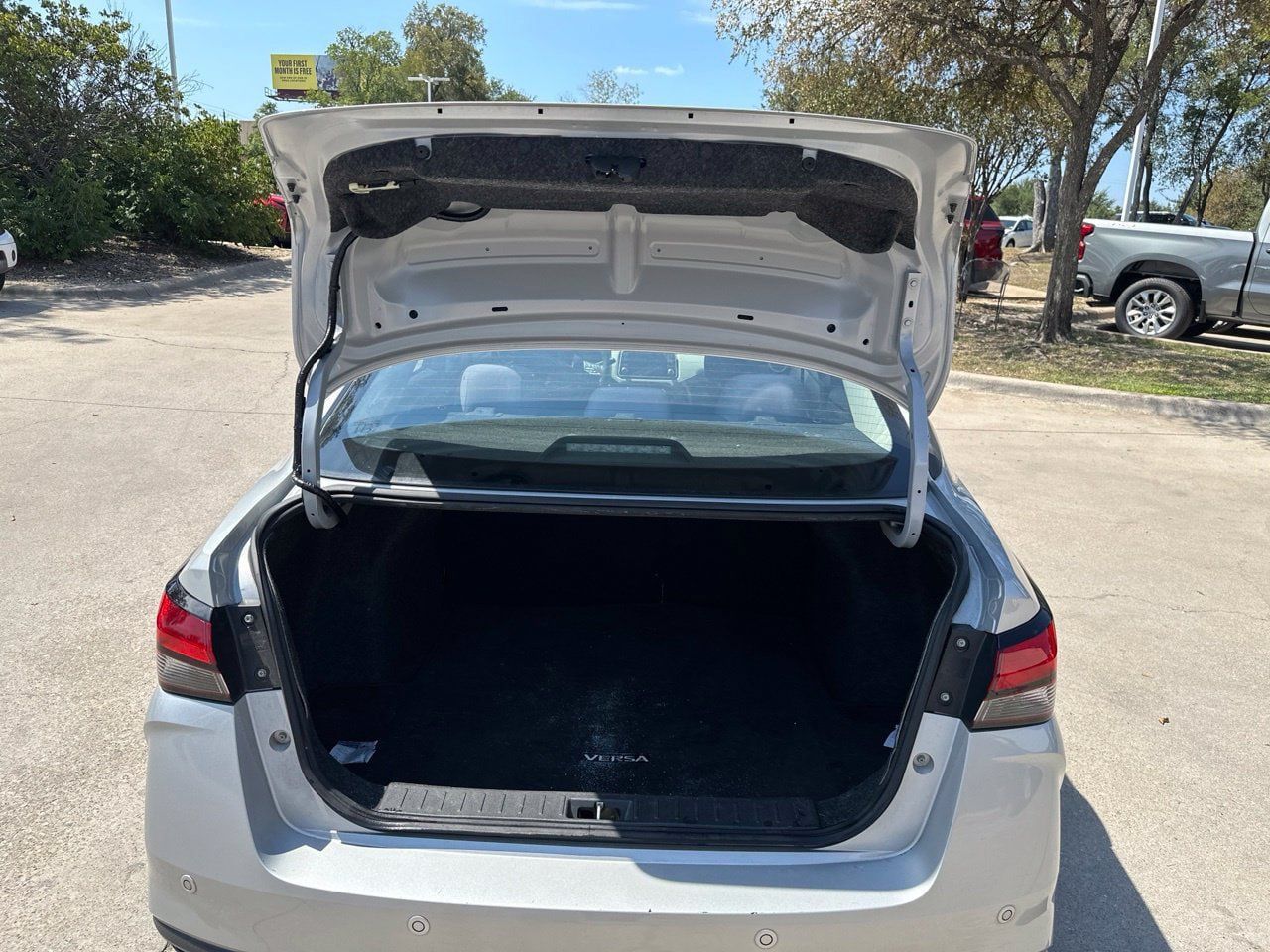 Used 2021 Nissan Versa SV FWD image 25