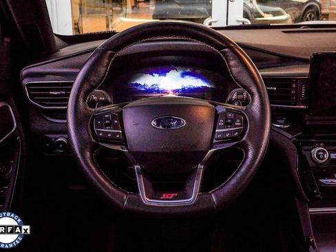 Used 2022 Ford Explorer ST image 13