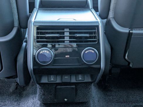 New 2026 Land Rover Range Rover SV AWD/4WD image 28