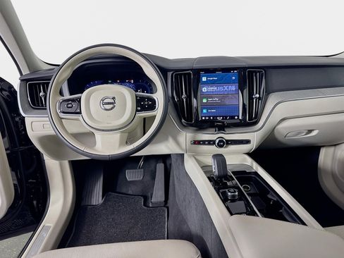 Certified 2025 Volvo XC60 B5 Plus w/ Protection Package Premier image 24