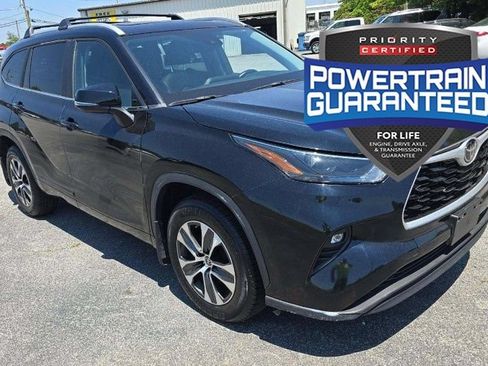 Used 2023 Toyota Highlander XLE AWD/4WD image 1