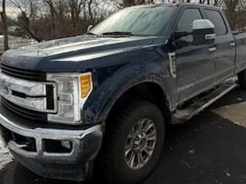 Used 2017 Ford F250 XLT w/ XLT Premium Package image 1