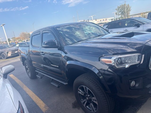 Used 2019 Toyota Tacoma TRD Sport AWD/4WD image 1