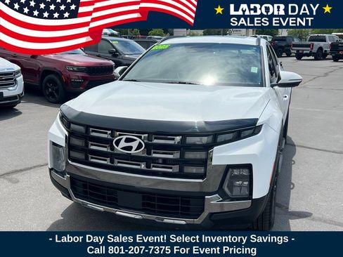 Used 2025 Hyundai Santa Cruz Limited AWD/4WD image 2