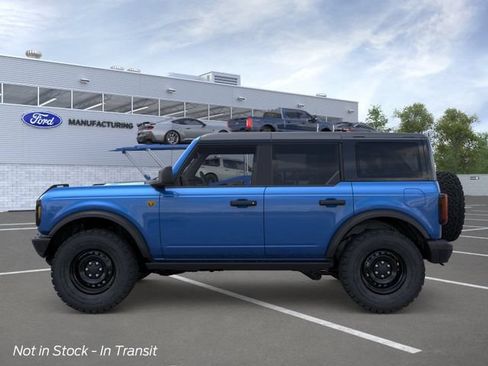 New 2026 Ford Bronco Badlands w/ Black Appearance Package AWD/4WD image 3