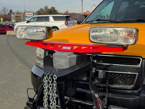 Used 2011 Chevrolet Suburban 2500 image 10