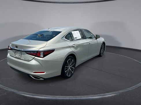 Used 2025 Lexus ES 350 w/ Premium Package FWD image 11