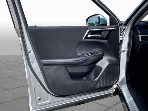 Used 2023 Mitsubishi Outlander ES FWD image 41